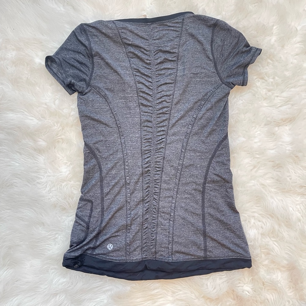 Lululemon grey top